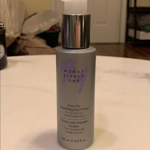 Monat Frizz-Fix Smoothing Hair Primer